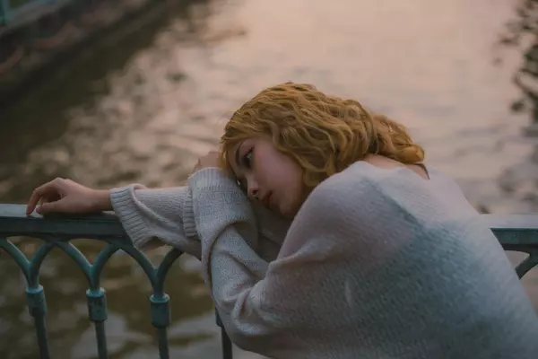 femme triste